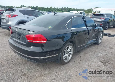 2015 Volkswagen Passat 2.0L Tdi Sel Premium z USA, uszkodzony, nr VIN 1VWCV7A31FC029804